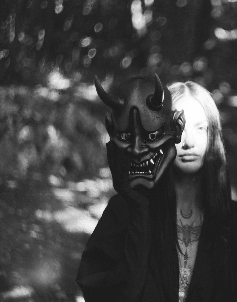 Handgjord japansk Hannah-mask för alla storlekar, helmask, väggdekor, Halloween Silver teeth