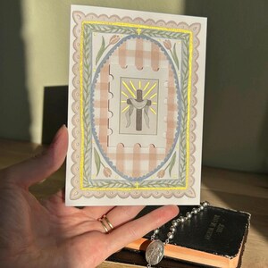 Carte de Pâques catholique avec des accents dorés peints à la main, il est ressuscité en croix. Fait main, 3D, A6 avec enveloppe.