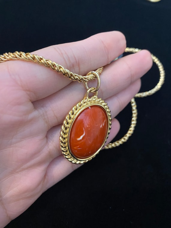 Vintage signed Monet coral red faux stone gold to… - image 2