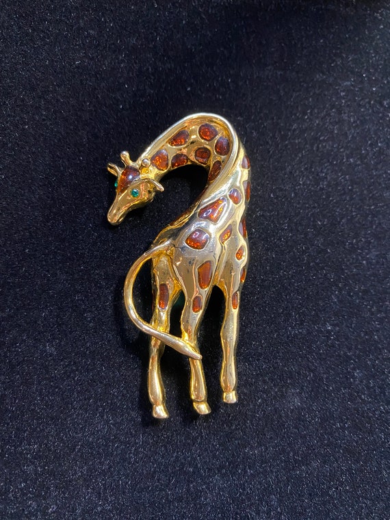 Vintage enamel gold tone giraffe brooch/pin with g