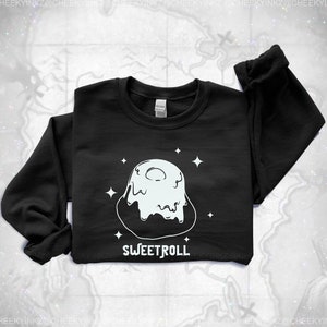 Sweet Roll Sweatshirt - Popular Medieval Tavern Sweatshirt, khajiit New wears - Cozy & Warm pc gamer gift