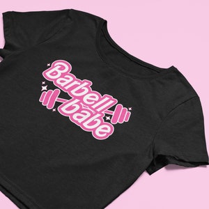 Couvre-pompe rose Babe | haut court | Joli haut ajusté rose Malibu | An 2000 T-shirts bébé | Cadeau pour petite amie | Chemise de sport | Cadeau pour elle
