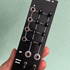 MATRIX42 - eurorack 4x2 matrix mixer