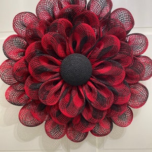 Red and black check flower wreath. Winter flower wreath. Winter flower door decor.. porch decor. Winter wreath.  Everyday wreath.