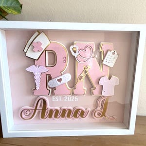 Caja de sombras de enfermera rosa, letra 3D de enfermera, regalo de graduación, birrete de graduación, regalo de enfermera rosa, caja de sombras rosa, regalo de enfermera registrada, enfermera
