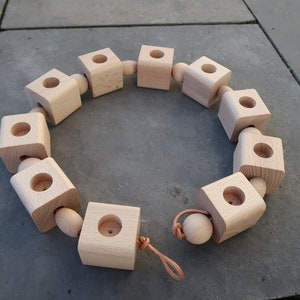 Birthday wreath made of wooden cubes | Birthday necklace birthday ring in nature | Birthday dice