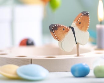 Figura de mariposa naranja | Pinza de madera para anillos y coronas de cumpleaños | Pinza de decoración de cumpleaños compatible con Grimm's