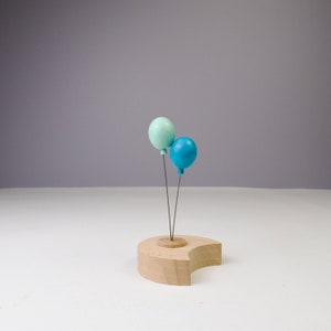 Geburtstagsstecker Luftballon für Kindergeburtstag passend für Geburtstagskranz & Geburtstagsring als Party Deko Handmade aus Ahornholz mint/helltürkis