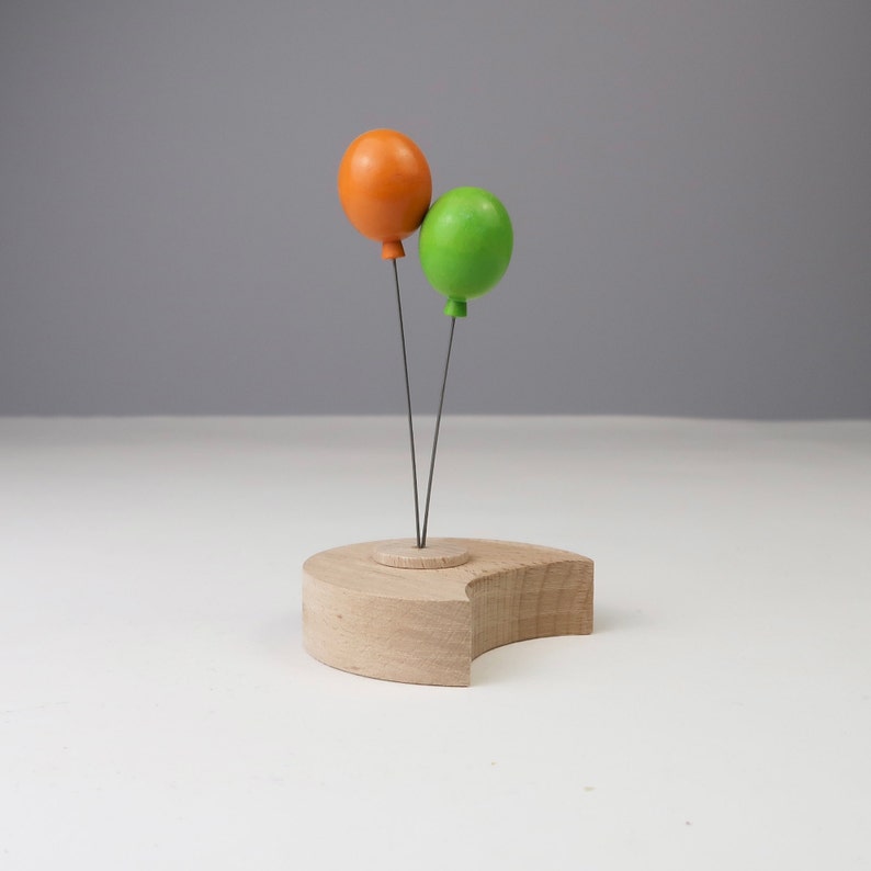 Fröhliche Luftballon-Stecker für Geburtstagskranz als nachhaltige Geburtstagsdeko fürs Geburtstagskind verschiedenen Farbkombinationen orange/gelbgrün