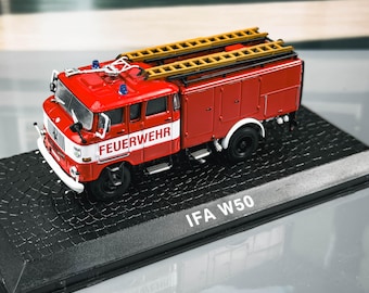 1/64 Scale Code 3 Fire Engine - Crown Parade Pumper - Chief's