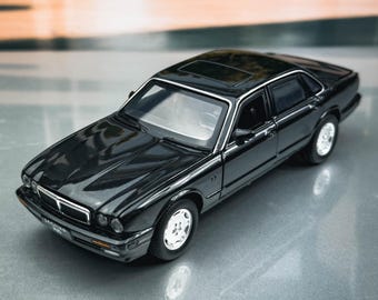 ジャガー XKR、007 ジェームズ ボンド コレクション カー