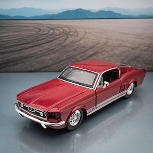 1967 Ford Mustang GT Diecast Model Car | 1/24 Scale, Licensed