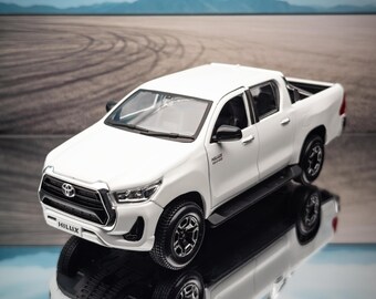 Toyota Hilux Diecast Model Car | 1:24 Scale, Gift