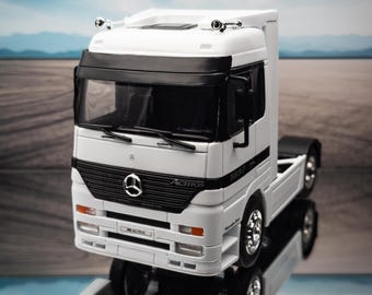 Mercedes Benz Actros Diecast Model Car | 1:32 Scale, Gift