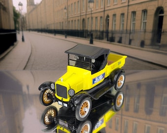 1925 Ford Model T Pepsi Pick Up | Diecast Model Car | Scale 1:32 | Vintage Authentic Model Car | Gift