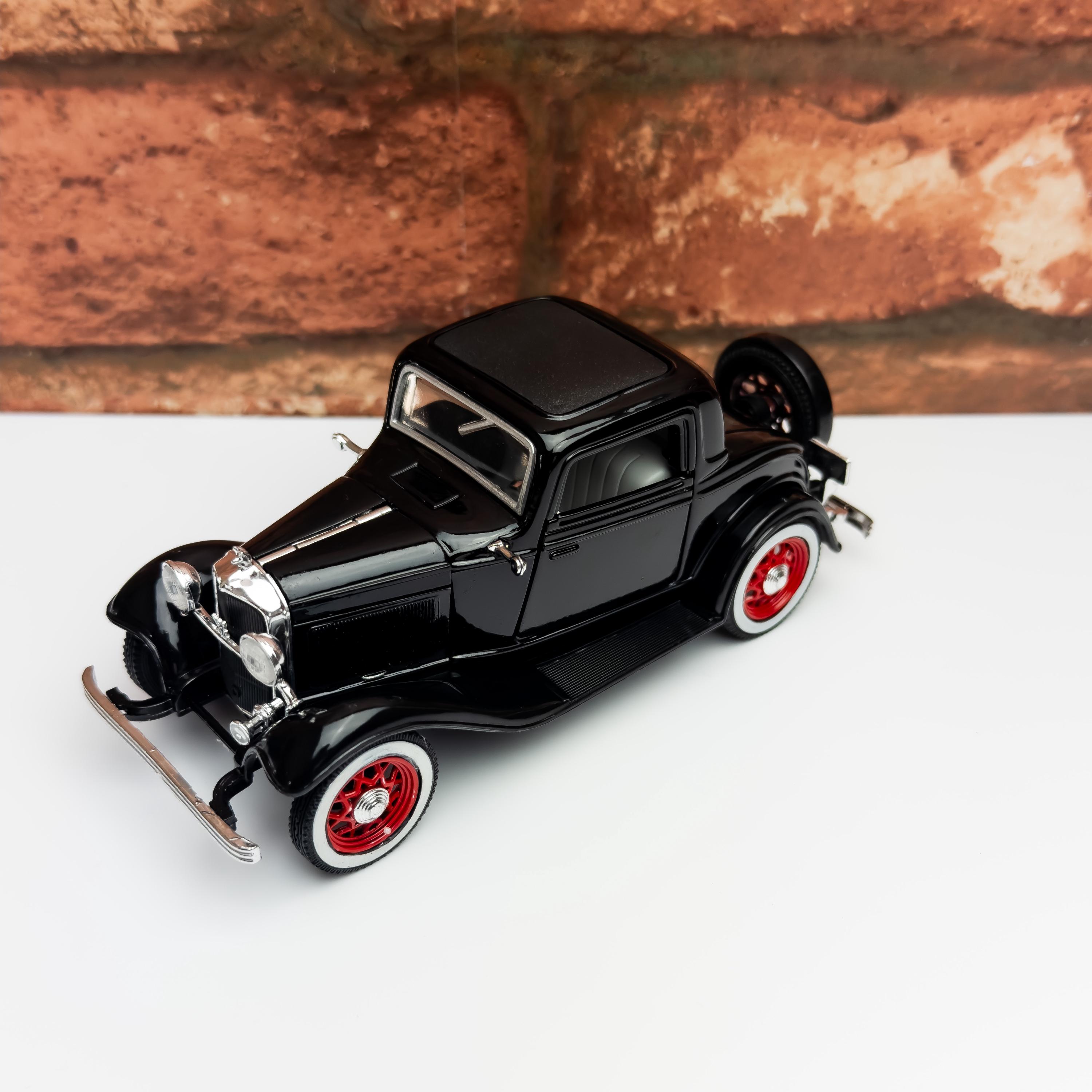 1932 Ford 3 Window Coupe | Diecast Model Car | Scale 1:32