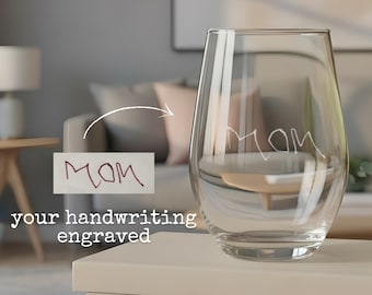 Copa de vino sin tallo personalizada grabada a mano para mamá, regalo escrito a mano para mamá de parte de los hijos, regalo de cumpleaños para mamá, regalo grabado para amantes del vino.