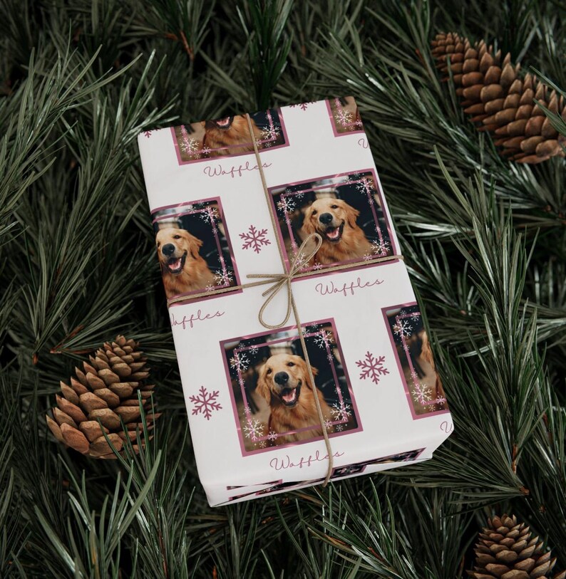 Anpassat omslagspapper för husdjursfoton, personligt hundfoto och namn julklappsinslagning bild 5