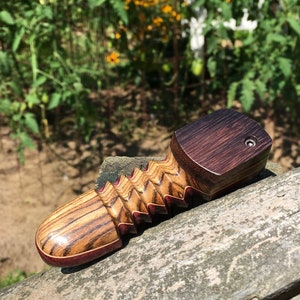 Laminated Handcarved Pipe with Top