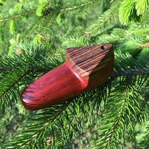 Pipe en bois dur avec dessus triangulaire