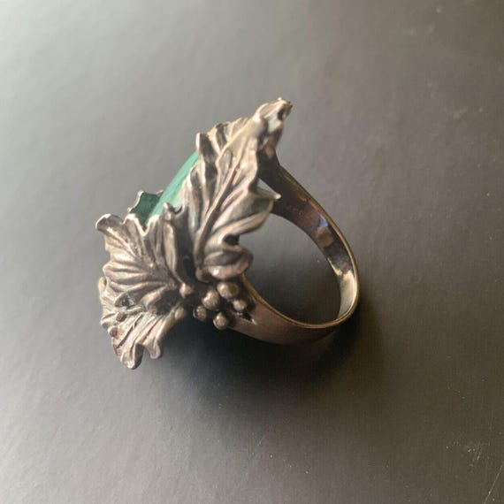 LARGE Malachite Silver Ring Framed with Leaves Si… - image 5