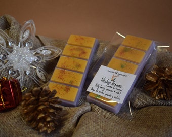 Christmas wax melts. Holly berry and violet scented. Christmas candles. Christmas gifts.