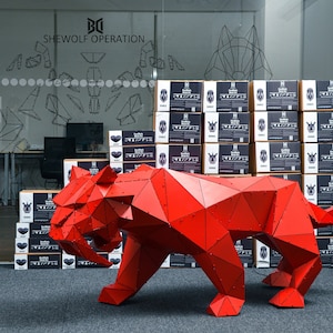 Scultura di tigre in metallo 3D: statua geometrica di un animale in acciaio, arredamento moderno