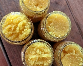 Turmeric Lip Scrub: All Natural Vegan Exfoliator