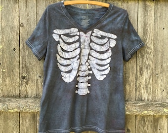 Women’s L Batik  Skeleton Top Tie Dye V Neck Tee