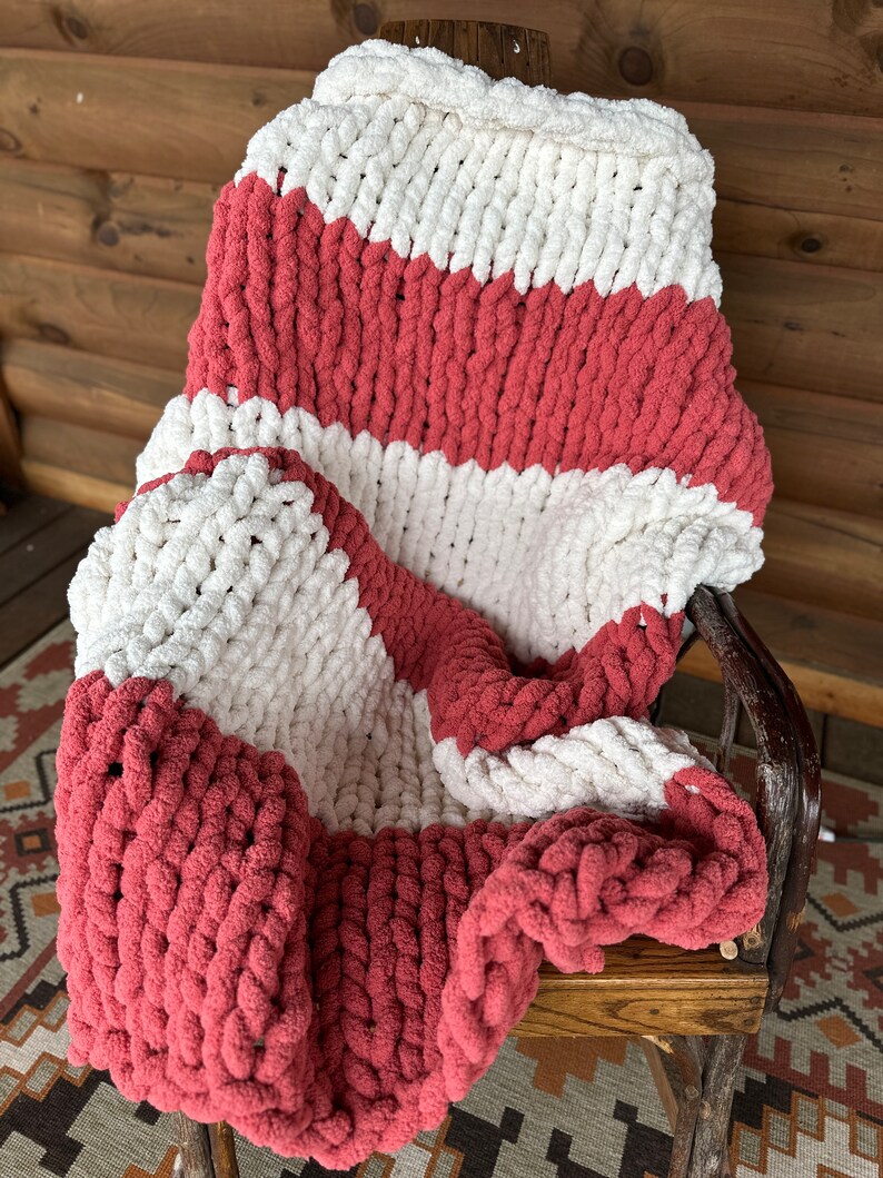 Chunky Knit Blanket, Hand Knit Blanket, Knit Throw, Arm Knitting, Chunky Yarn, Home Decor