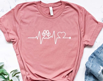 Cat Shirt, Cat Heart Shirt, Cats Tshirt, Gift for Cat Mom, Cat Mom Shirt, Cat Shirts for Women, Cat Lover Shirt, Cat Owner Gift Idea