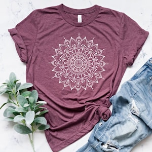 Cute Mandala Shirt for Women Spring Flower T-shirt Aesthetic Gift for Her Boho Mandala Tee Mother&#39;s Day Gift Yoga Shirt