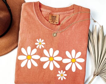 Comfort Colors® Daisy Flower Shirt Wildflower Shirt Floral Summer Shirt Birth Month Flower Gift Daisy Lover Gift Gift for Sister