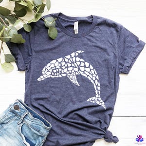 Dolphin Shirt  Dolphin Lover Shirt  Dolphin Gift Dolphin T-shirt  Gifts for Dolphin Lovers  Retro Vintage  Sea Mammal  Animal Lovers