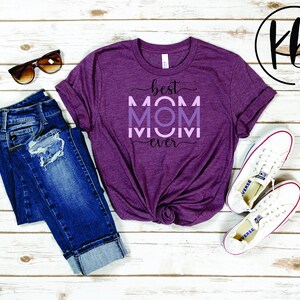 La mejor camiseta de moda de mamá. Camiseta de Moda Femenina. Regalo de camiseta del Día de la Madre. Regalo para mamá. Regalo para la hija. Camiseta del Día de la Madre.