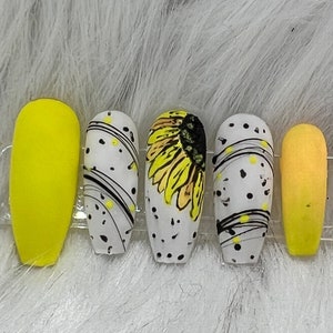 Sunflower Press on Nails