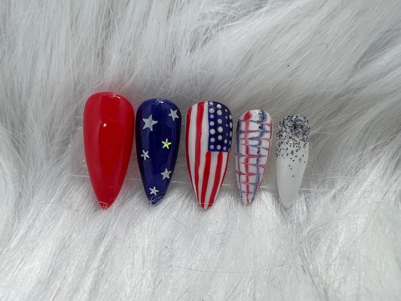 American Flag Press on Nails image 1