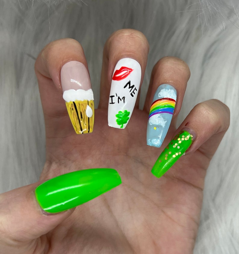 Kiss me Im Irish press on nails image 1