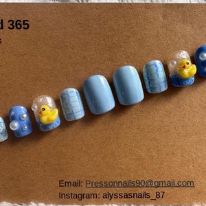 Duck and Bubbles Press on Nails
