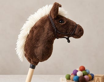 Hobby Horse “Mokka” – hand-sewn brown hobby horse with halter