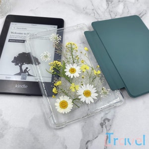 White daisy yellow Alyssum kindle paperwhite 11th gen 6.8'' flower case, kindle Oasis 3 7'' case with flip cover, new kindle 2022 resin case