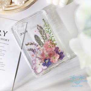 Étui pour e-books pressé avec fleurs roses, nom et bracelet pour Kindle 6 pouces 2024, papier blanc 12e génération, Kobo Clara Color, Boox Go Golor 7 génération