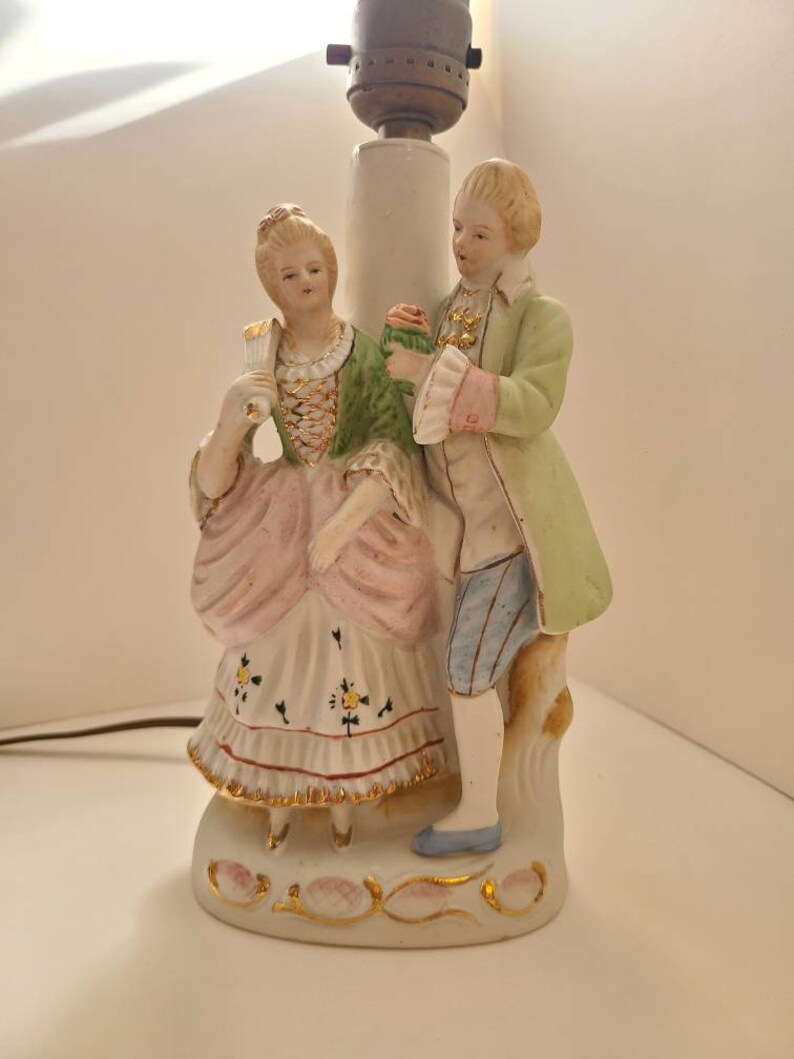 Beautiful colonial couple lamp. Made in occupied japan. Etsy