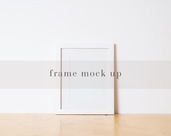 8 x 10 inch frame mockup, neutraal vormgegeven mockup, mock up met mount, natuurlijke mock up, organische kleuren mock up, minimalistische frame mock up