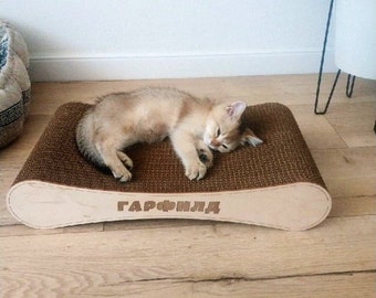 eco friendly cat scratching post