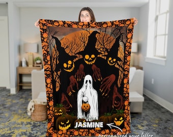 Retro Halloween Ghost Throw Blanket: Spooky Pumpkin Woven Tapestry