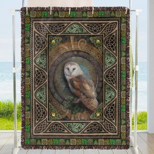 Vintage Owl Woven Throw Blanket: Retro Halloween Home Decor