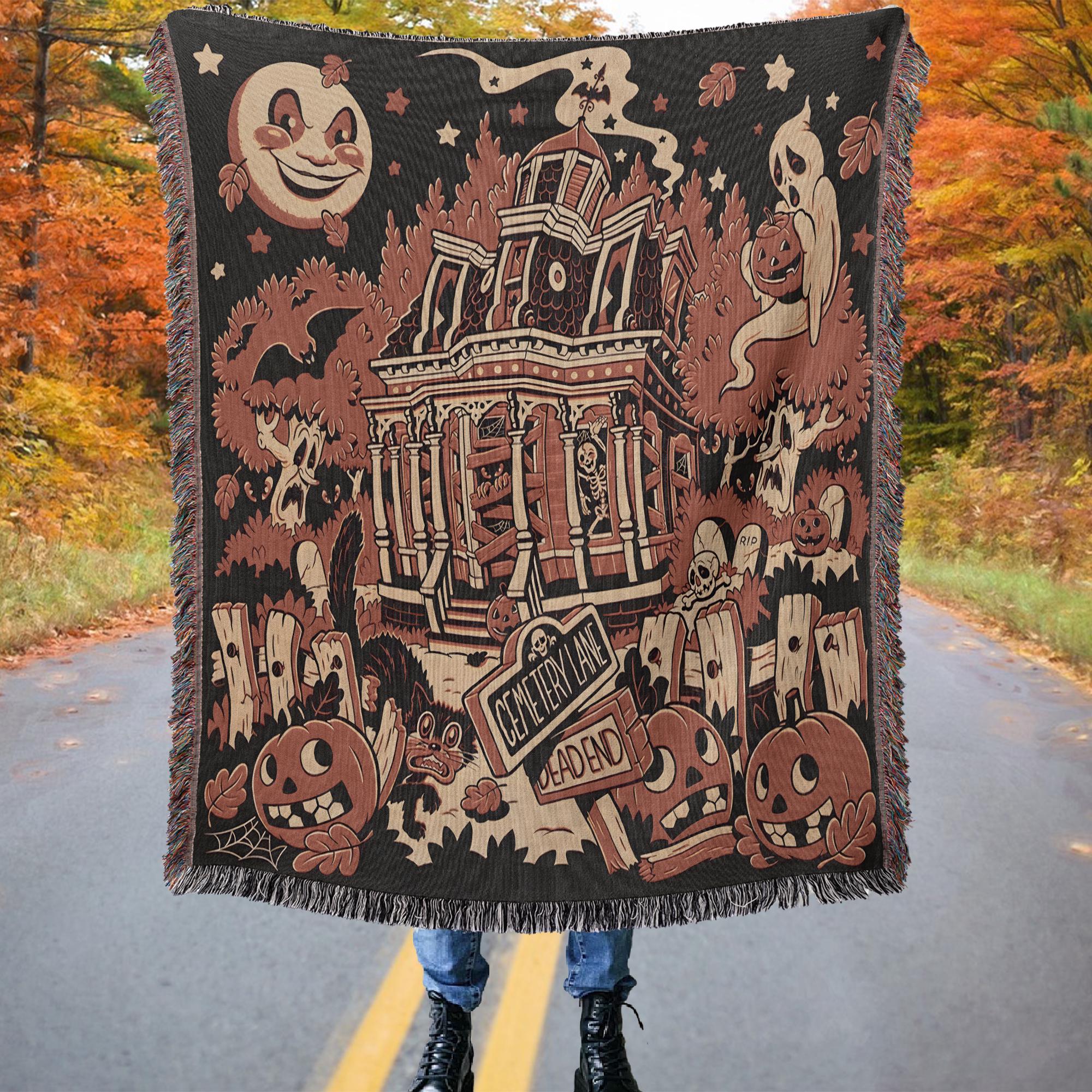 Halloween Town with Pumpkin Ghost Woven Throw Blanket, Jack-o'-lantern Boo Halloween Wall Tapestry, Dark Academia and Cottagecore Decoration