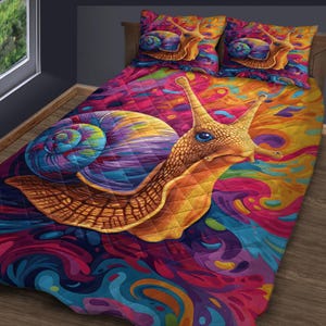 Vintage Snail Quilt Bedding Set: Abstract Cottagecore Home Decor