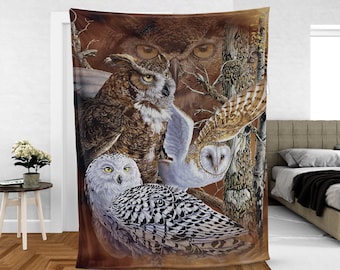 Vintage Owl Fleece Blanket: Wildlife Animals Throw - Soft Polyester